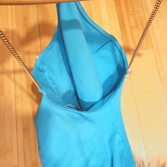 AMANDA Uprichard - Picture 1 of 3